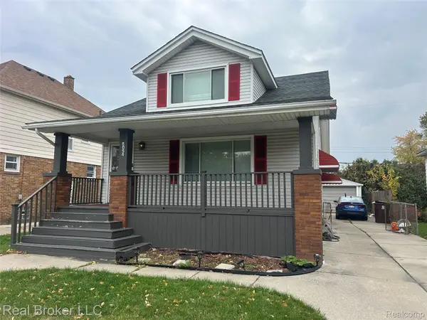8054 Potomac, CenterLine, MI 48015