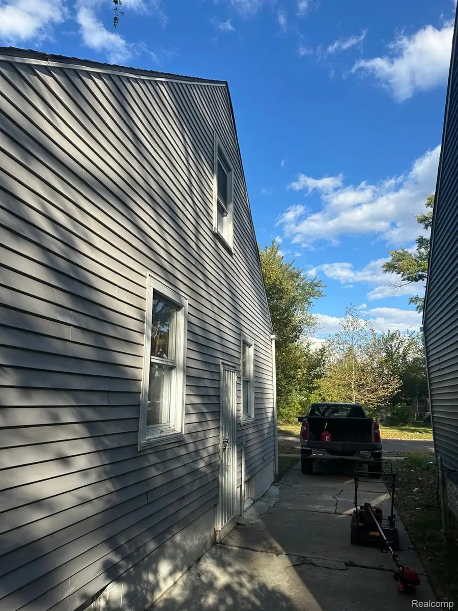 7407 Auburn Street, Detroit, MI 48228 - #2