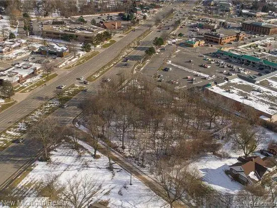 00 Berkshire, BloomfieldHills, MI 48302