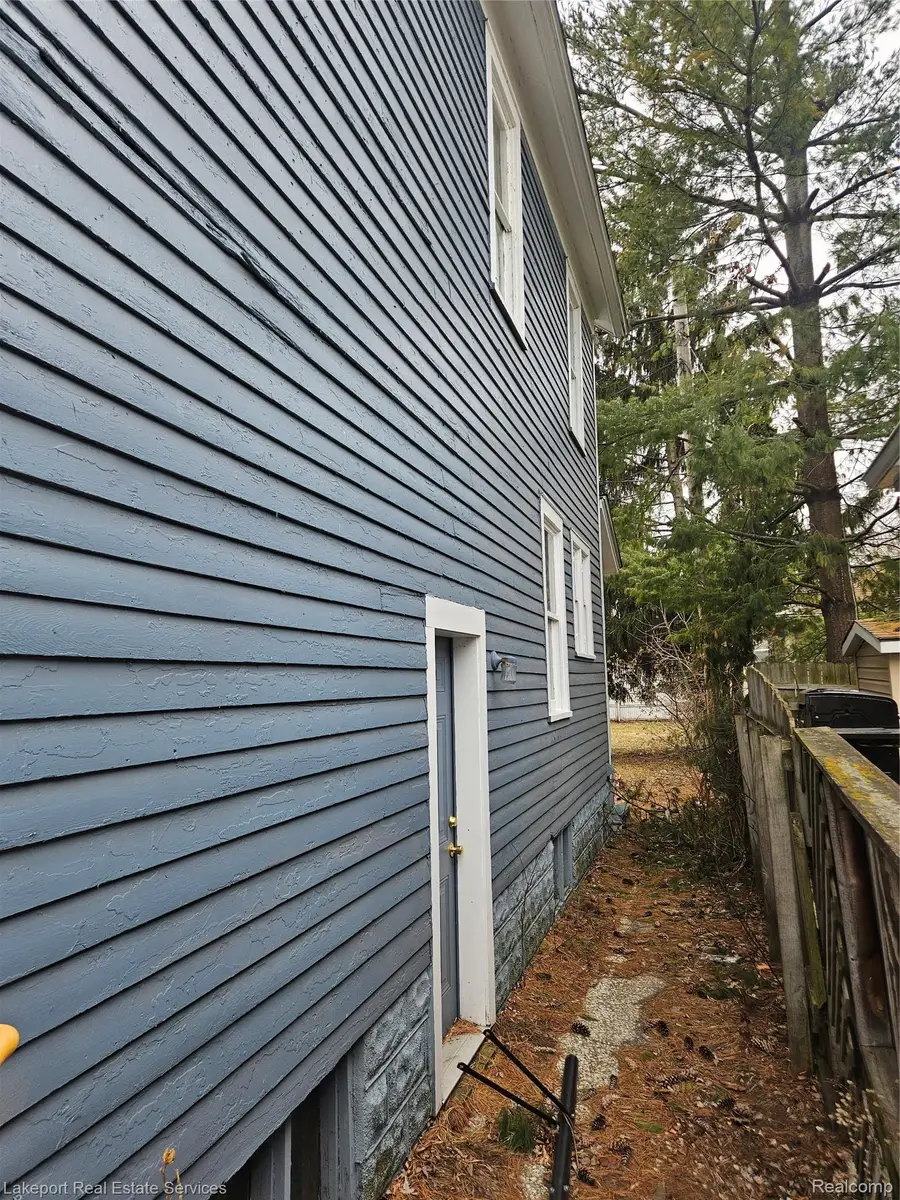 917 Saint Clair Street, Port Huron, MI 48060 - #2