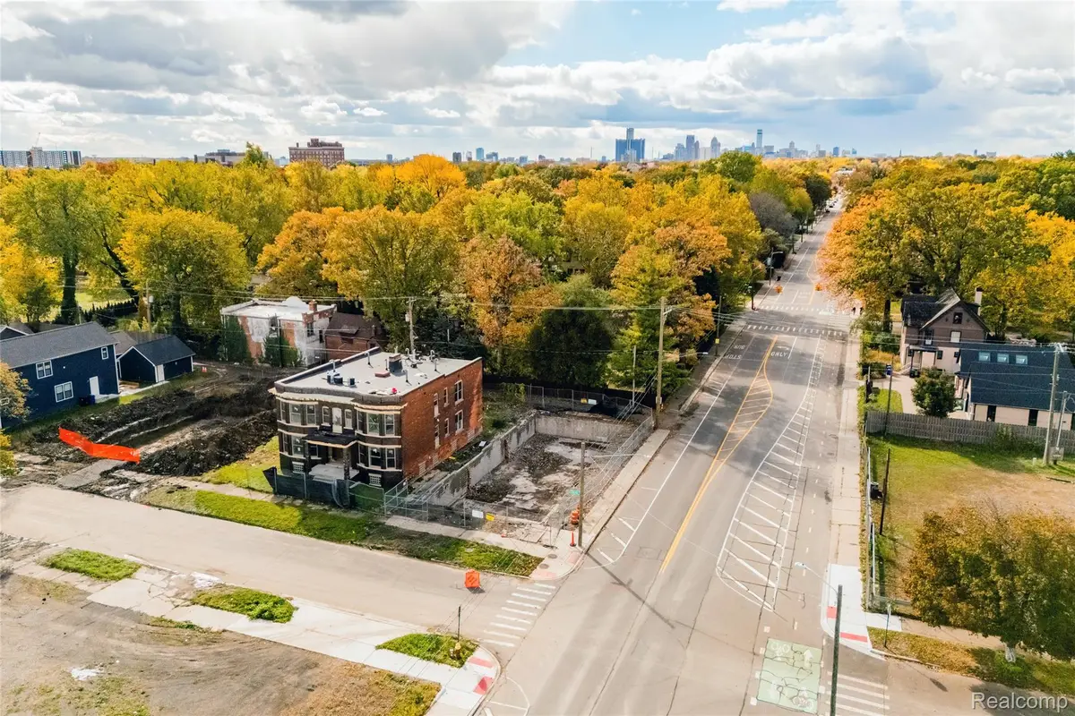 8646 Kercheval Street, Detroit, MI 48214 - #1