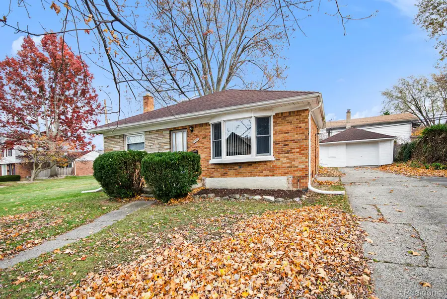 21110 Beaconsfield Street, Saint Clair Shores, MI 48080 - #2
