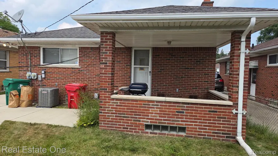 17050 Stricker Avenue, Eastpointe, MI 48021 - #3