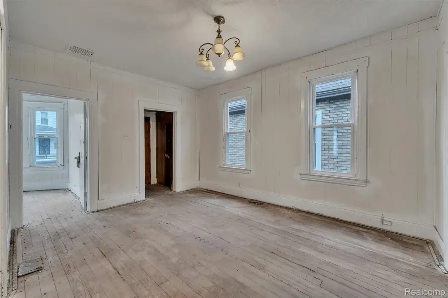 9333 Elsa Street, Detroit, MI 48214 - #3