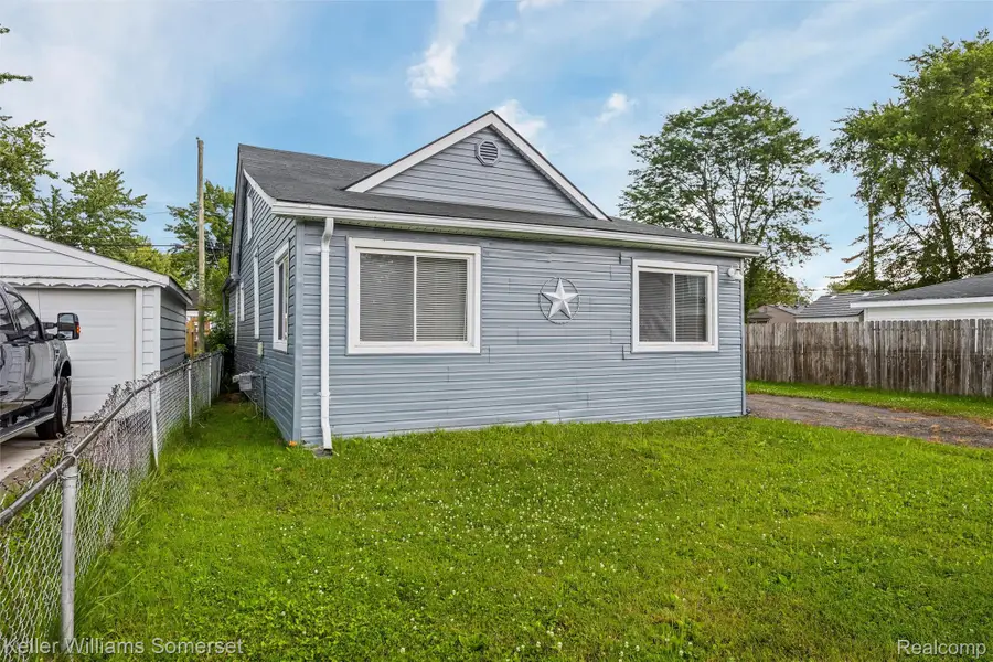 22937 Detour Street, Saint Clair Shores, MI 48082 - #3