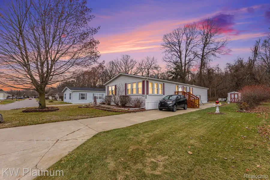 8042 Harbour Drive, Ira, MI 48023 - #2