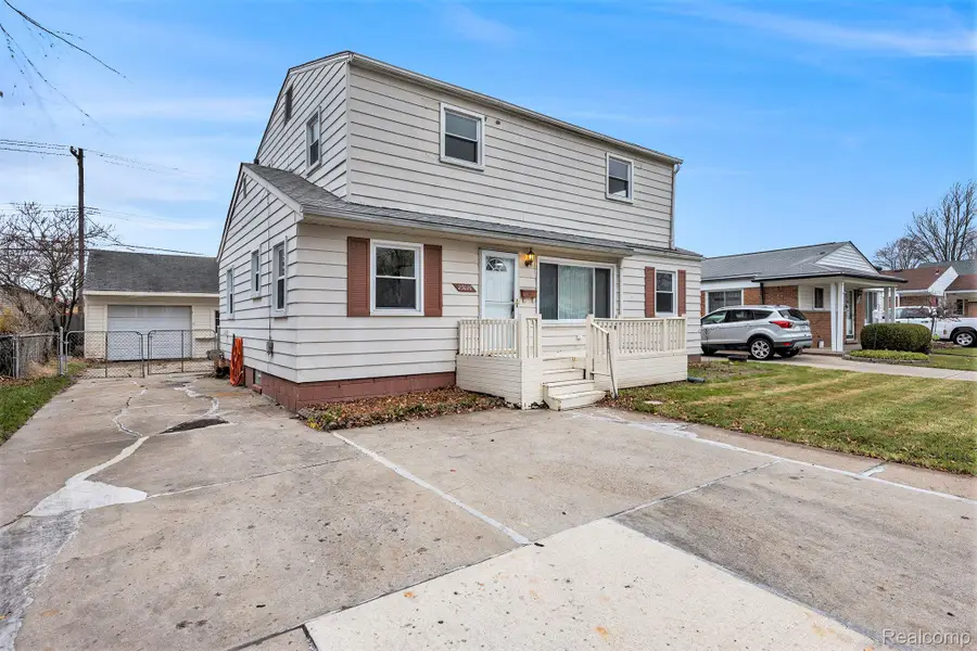 23020 Avon Street, Saint Clair Shores, MI 48082 - #2
