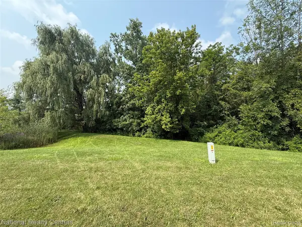 10422 Valley Creek Drive, Goodrich, MI 48438
