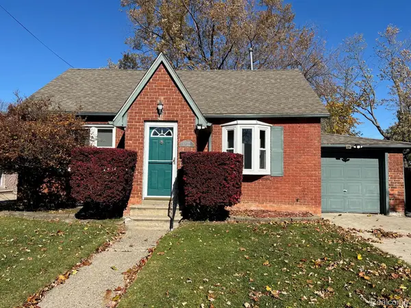 22119 Blackburn Street, StClairShores, MI 48080