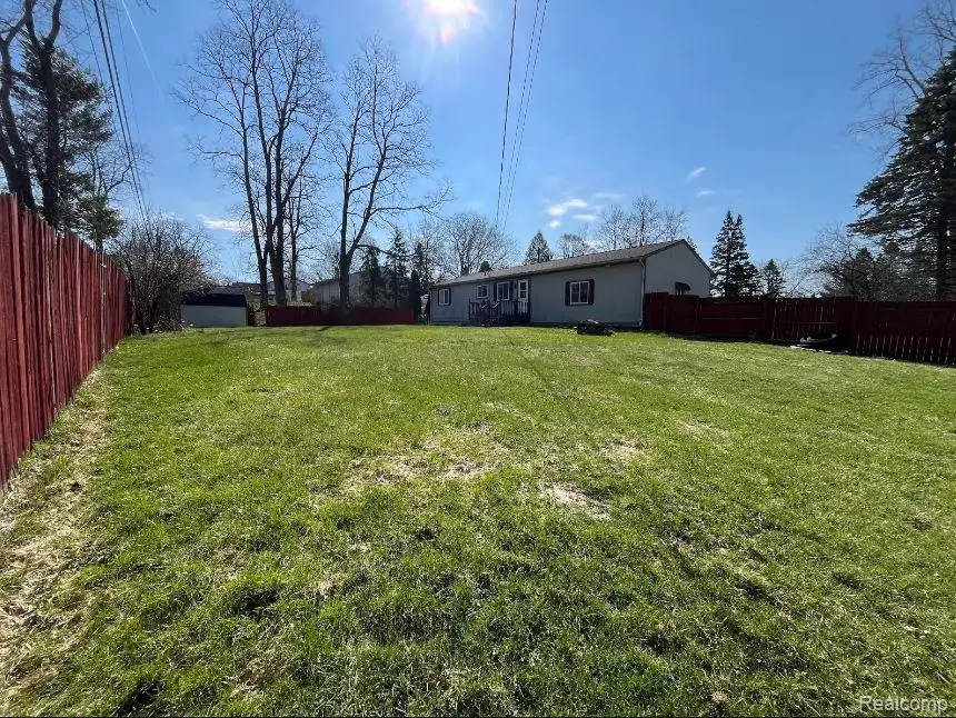 9428 Ute Pointe Drive, Clarkston, MI 48346 - #3