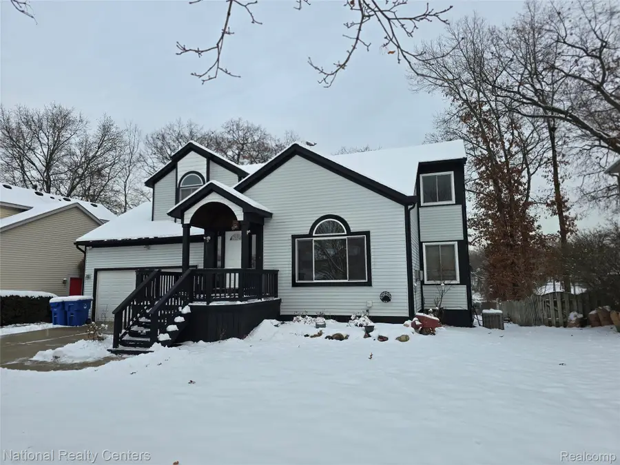 2727 Riverside Drive, Waterford, MI 48329 - #3