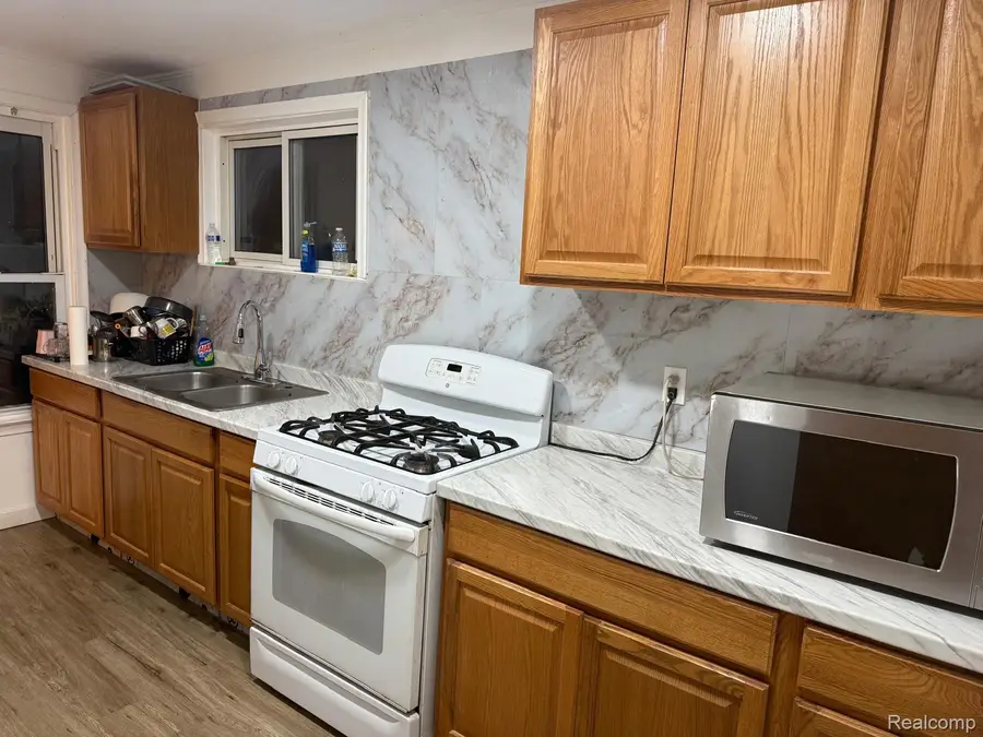 6107 Auburn, Detroit, MI 48228 - #2