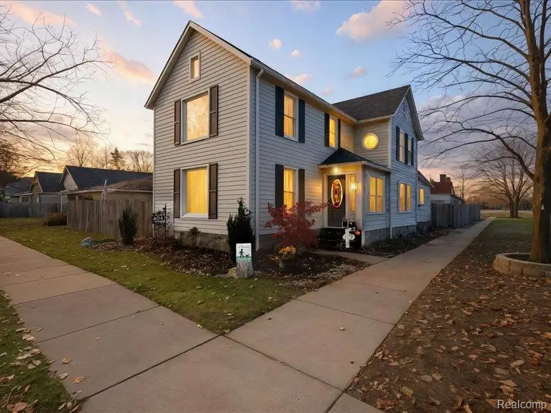 404 Pine Street, Wyandotte, MI 48192 - #1