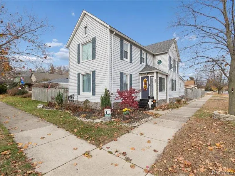 404 Pine Street, Wyandotte, MI 48192 - #3