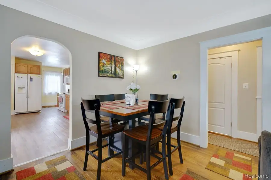 832 Pinecrest Drive E, Ferndale, MI 48220 - #3