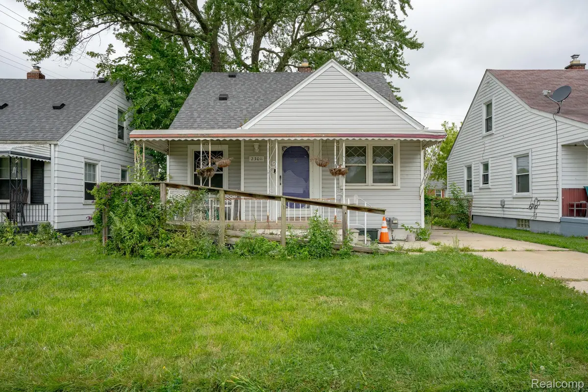 23011 Normandy Avenue, Eastpointe, MI 48021 - #1