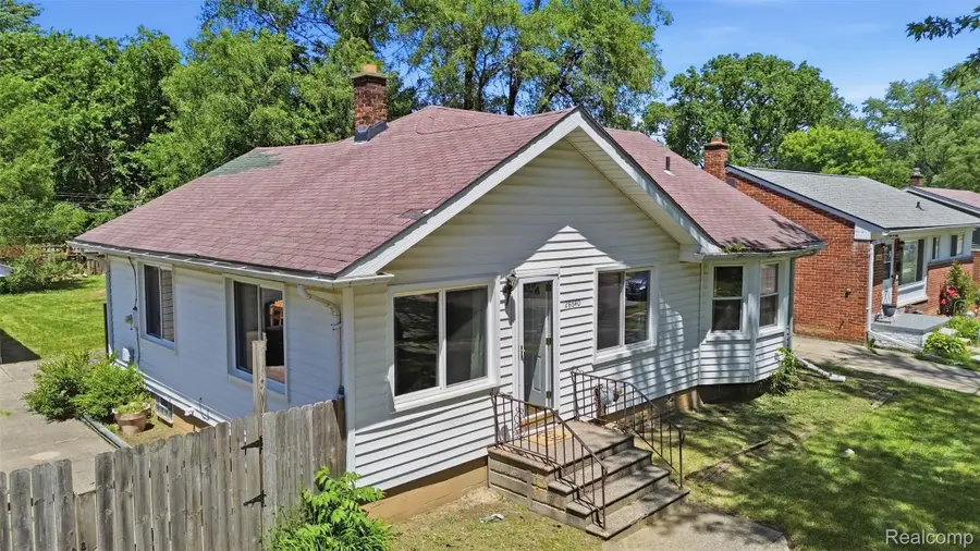 28640 Oakwood Street, Inkster, MI 48141 - #2