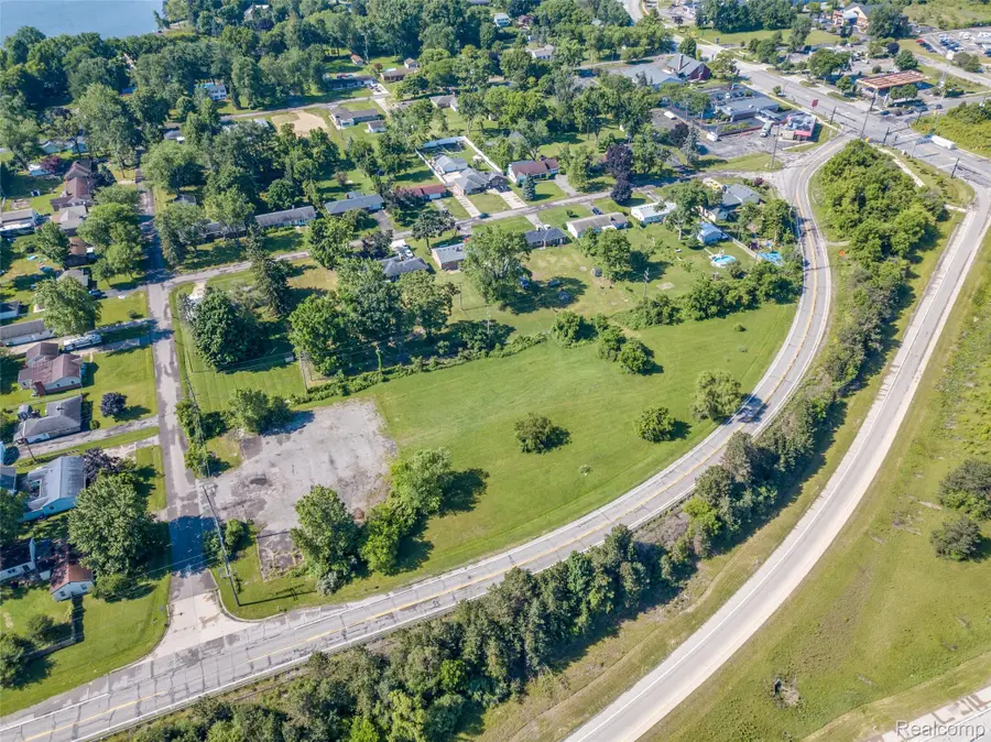 45109 I-94 South Service Drive, Belleville, MI 48111 - #2