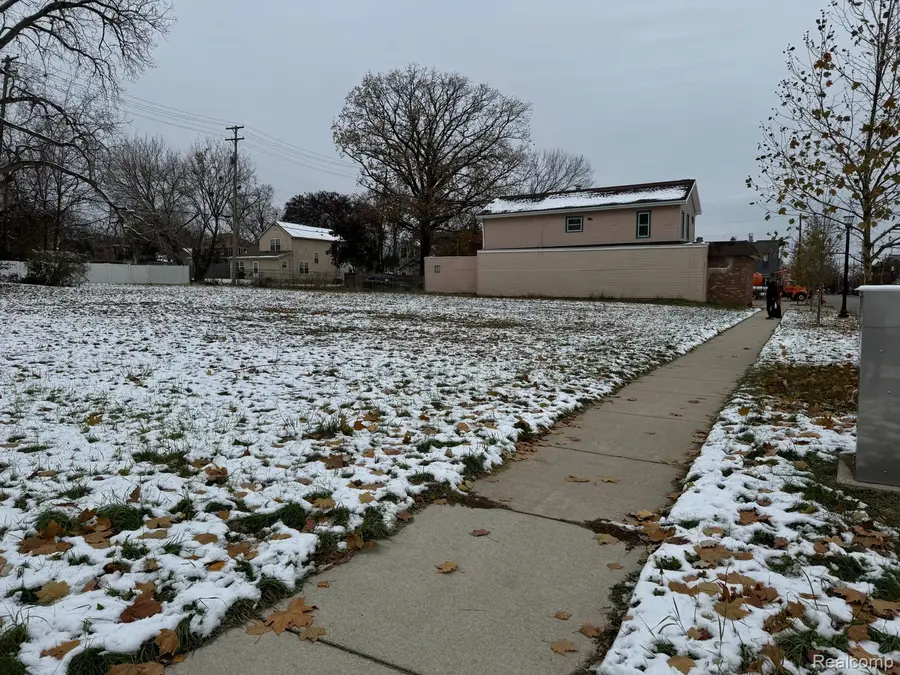 720 S Martin Luther King Jr Dr Street, Jackson, MI 49203 - #2