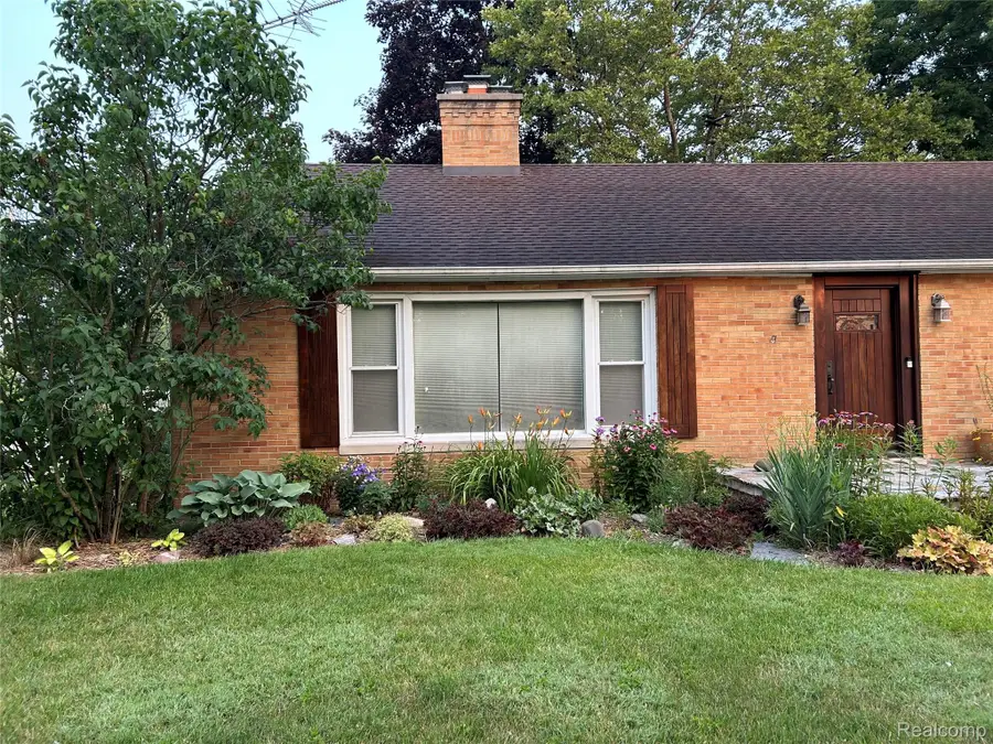 401 Richard Avenue, Lansing, MI 48917 - #2