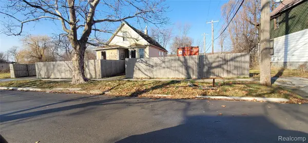 987 E Philadelphia Street, Detroit, MI 48211
