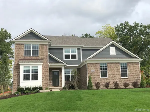 58592 Selma Drive, SouthLyon, MI 48178