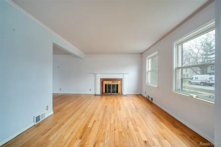 19217 Linville Street, Harper Woods, MI 48236 - #3