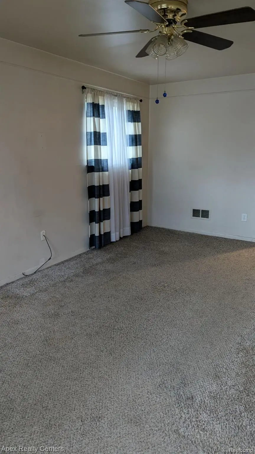 18285 Deering Street N, Livonia, MI 48152 - #3