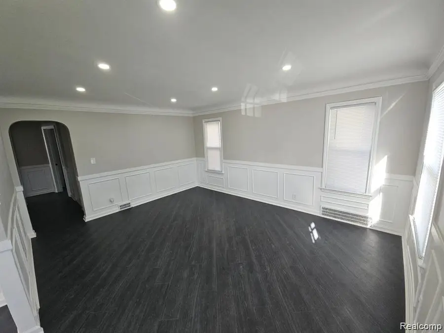 20300 Elkhart Street, Harper Woods, MI 48225 - #3