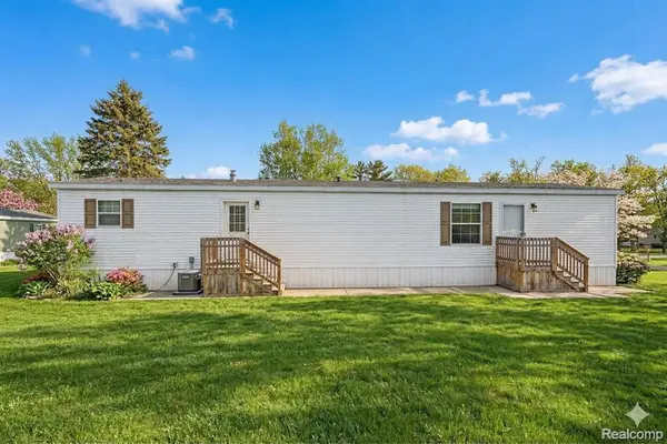 425 Elm Court, Oakland, MI 48363