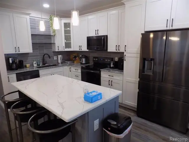 36225 Dominion Circle, Sterling Heights, MI 48310 - #2
