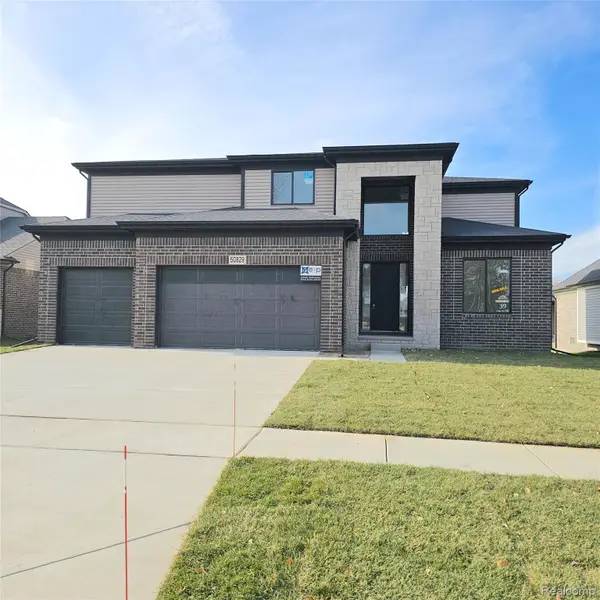 50829 Mistwood Drive, Macomb, MI 48042