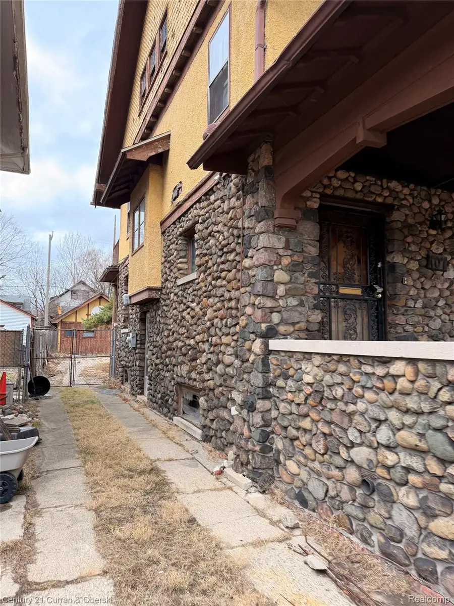 107 Mclean Street, Highland Park, MI 48203 - #3