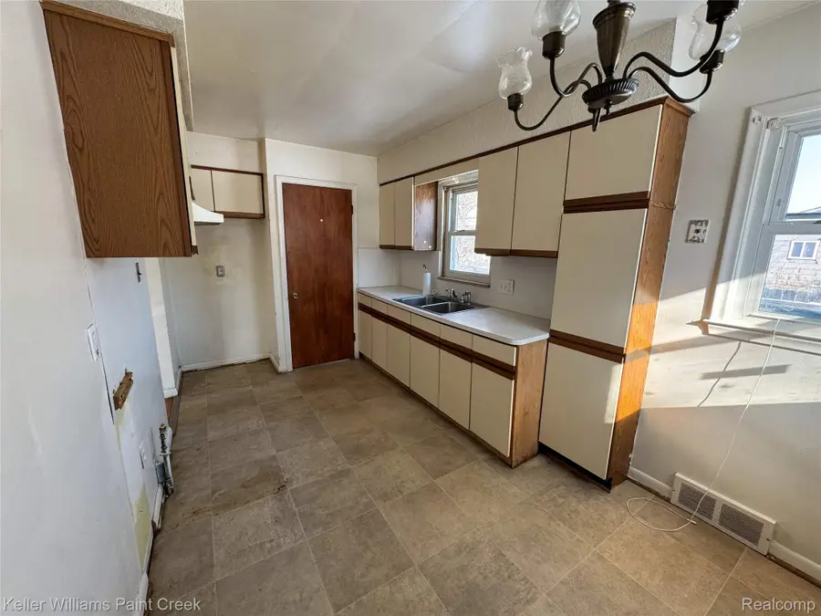 29142 Rosewood Street, Inkster, MI 48141 - #2
