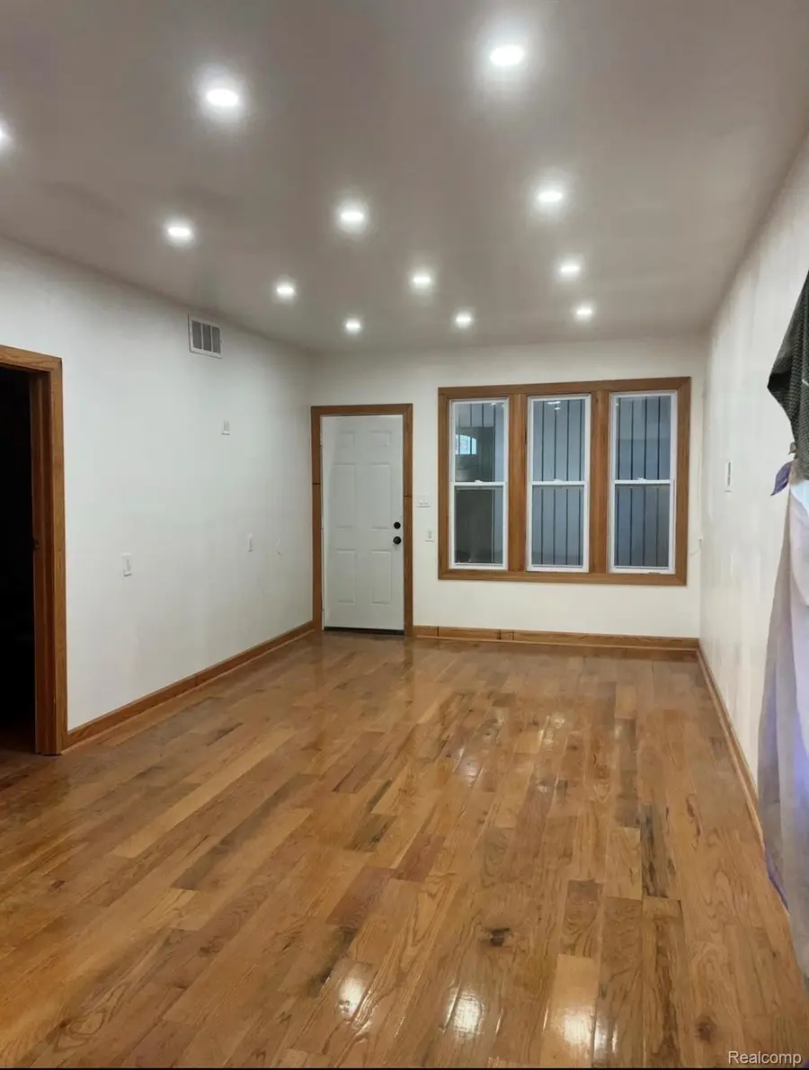 17333 Fenelon Street, Hamtramck, MI 48212 - #3