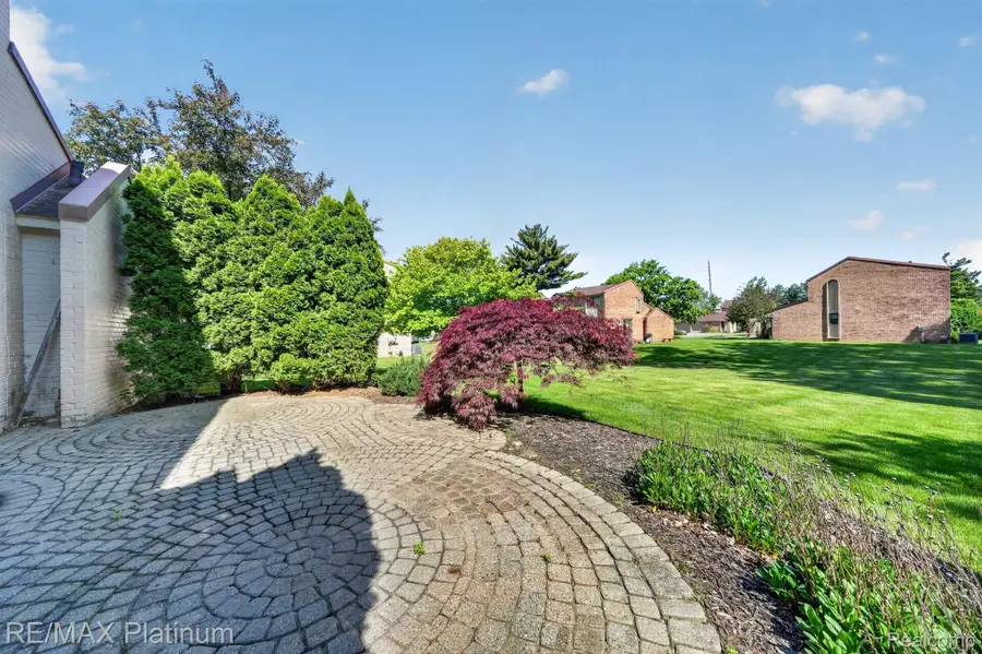 2927 Moon Lake Drive #58, West Bloomfield, MI 48323 - #3