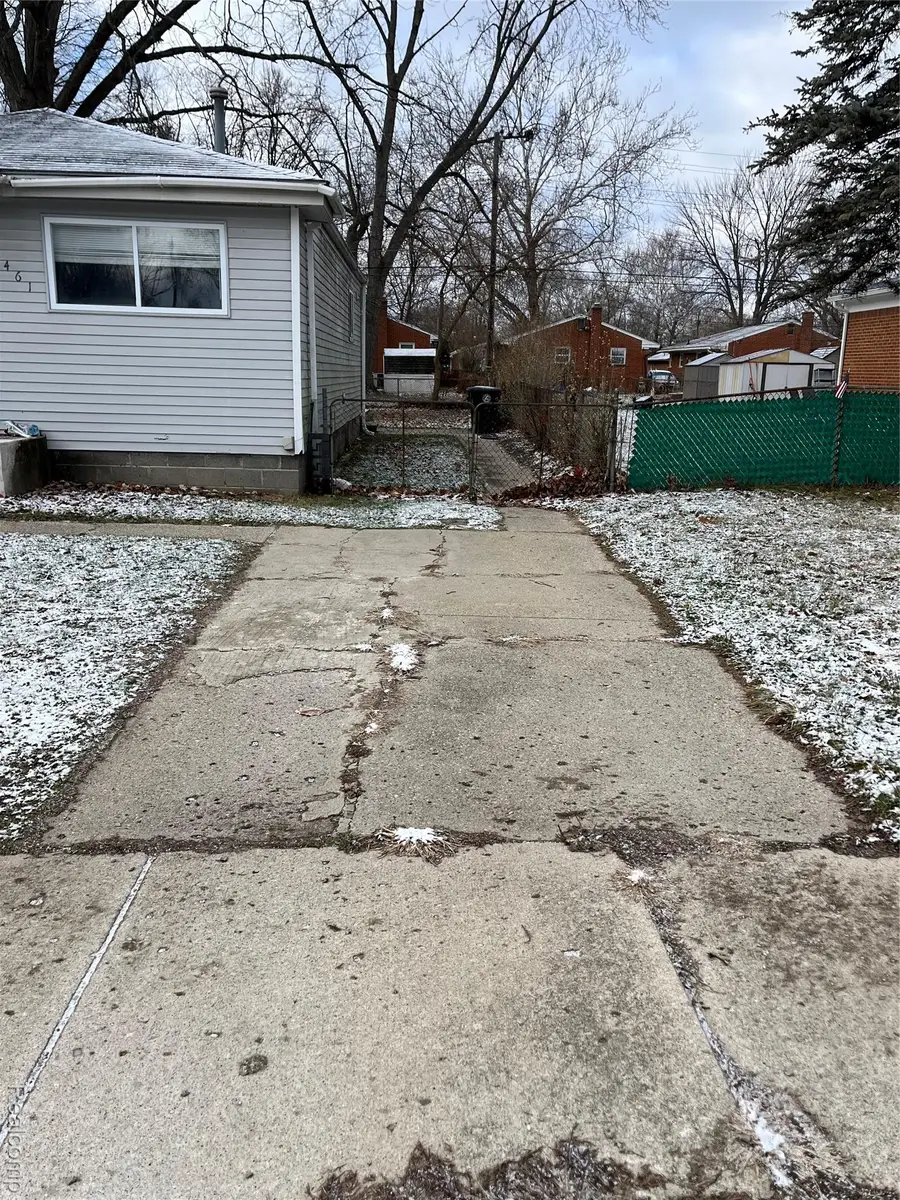19461 Inkster Road, Livonia, MI 48152 - #2