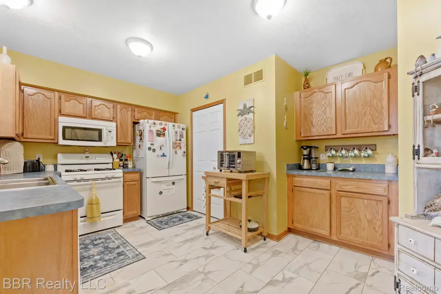 5485 Greenway Drive #81, Trenton, MI 48183 - #3