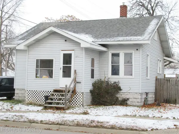 1711 Oak Street, PortHuron, MI 48060