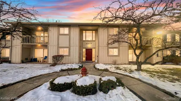 27915 Berrywood Lane #70, Farmington, MI 48334
