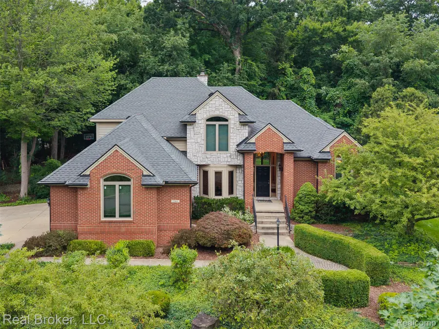 260 Forest Crest Drive, Commerce, MI 48390 - #2