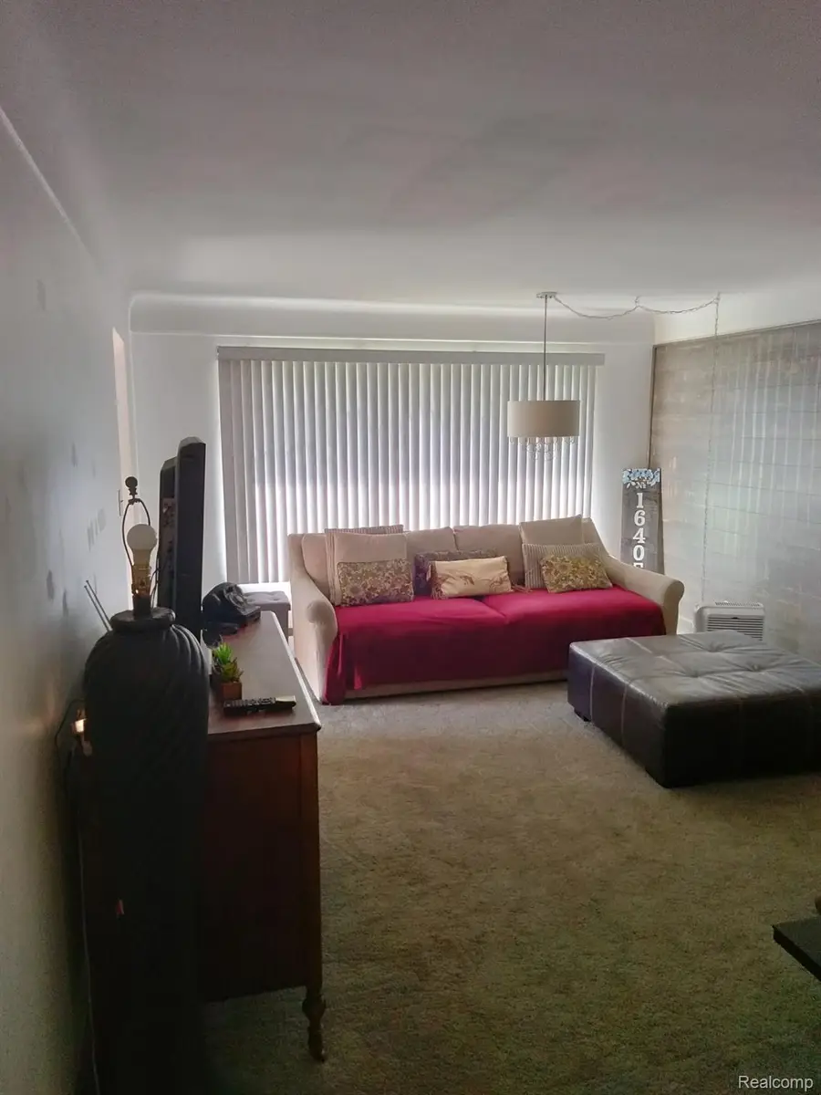 16405 W Collinson Avenue, Eastpointe, MI 48021 - #3