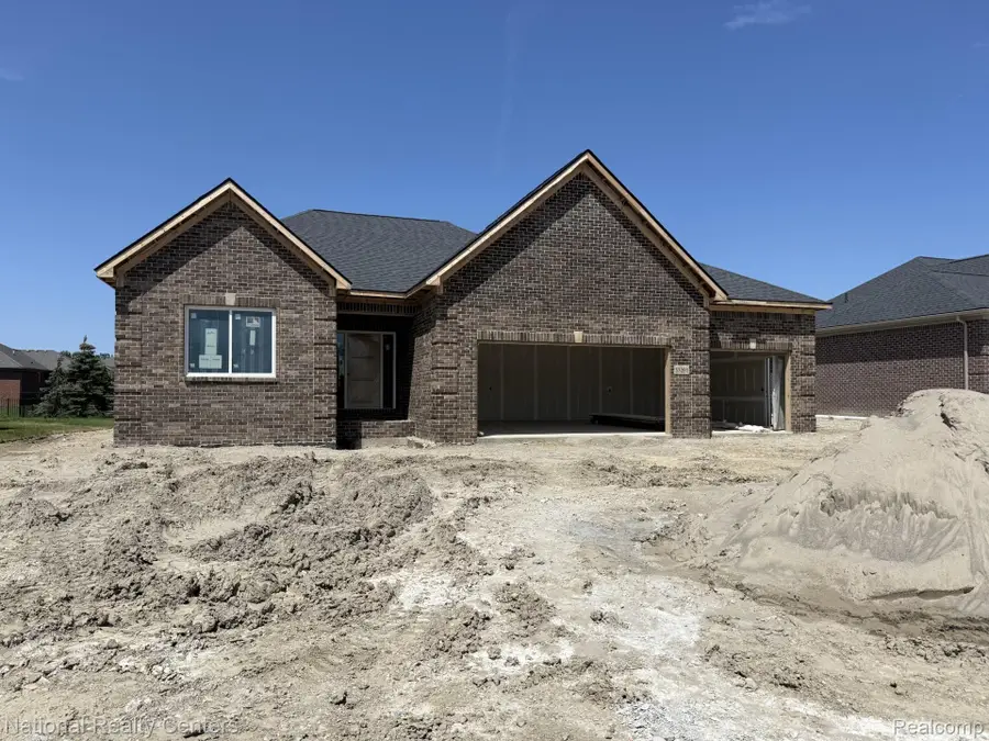 53207 Woodland Meadows, Chesterfield, MI 48047 - #2