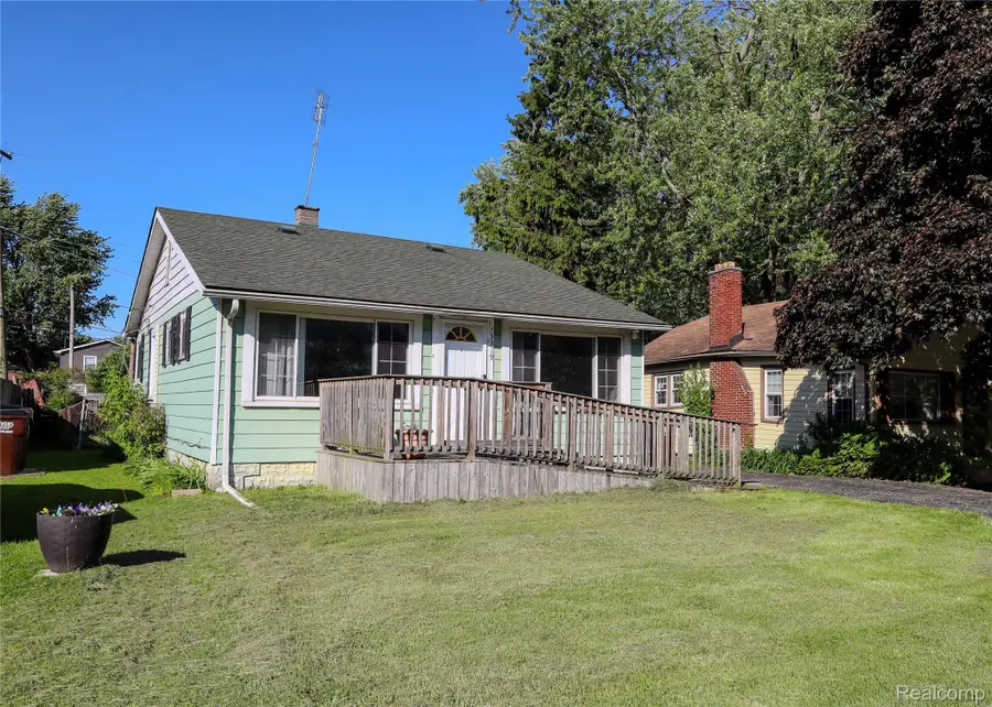 3319 Lakeview Street, Monroe, MI 48162 - #2