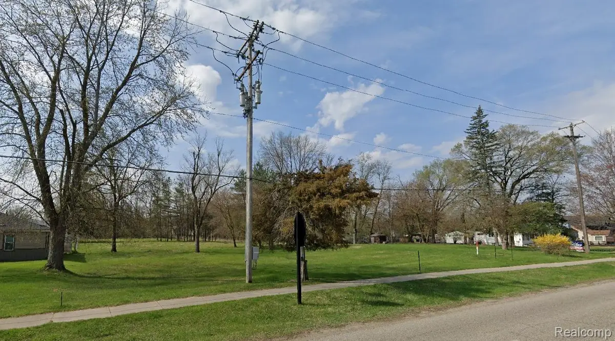 2043 S Long Lake Road, Fenton, MI 48430 - #1