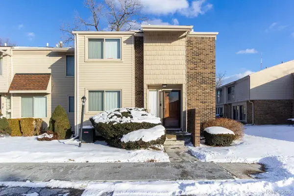 1 Fredericksburg Towne Street #1, Southfield, MI 48075