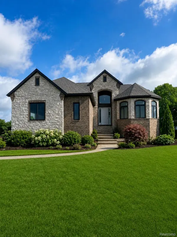 001 Fieldcrest, RochesterHills, MI 48307