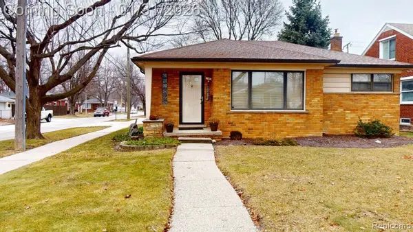 20201 Lochmoor Street, HarperWoods, MI 48225