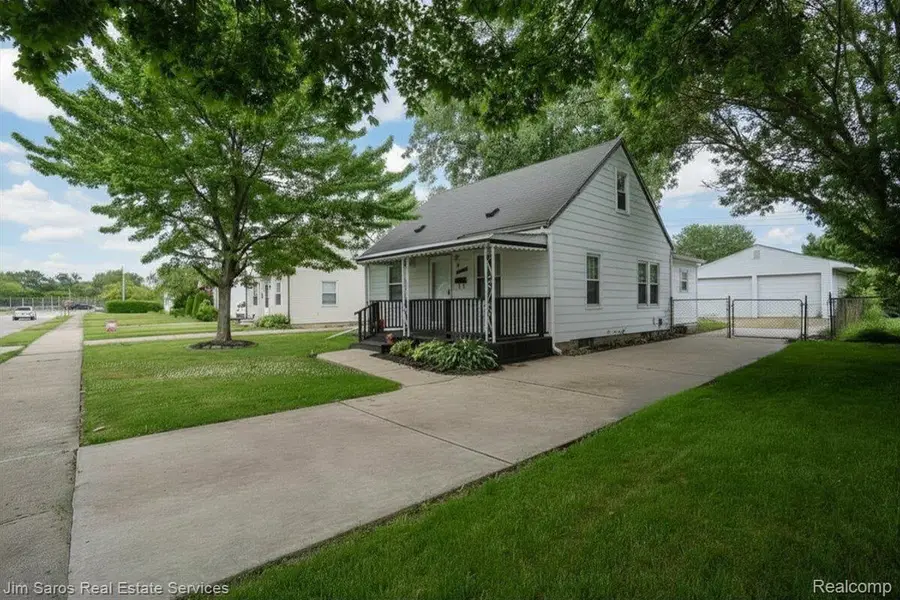 26692 Chippendale Street, Roseville, MI 48066 - #2