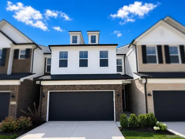 5572 East Spaniel Drive, AnnArbor, MI 48108